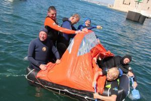 Exercice de survie en mer