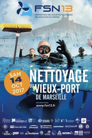 Nettoyage  du Vieux-Port